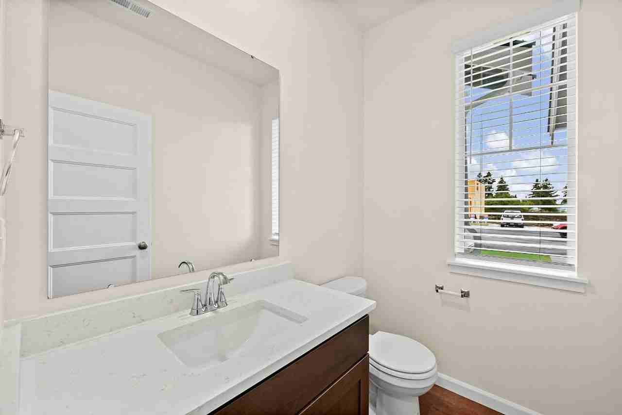 15851 Woodland Ct Se - Photo 5 of 46