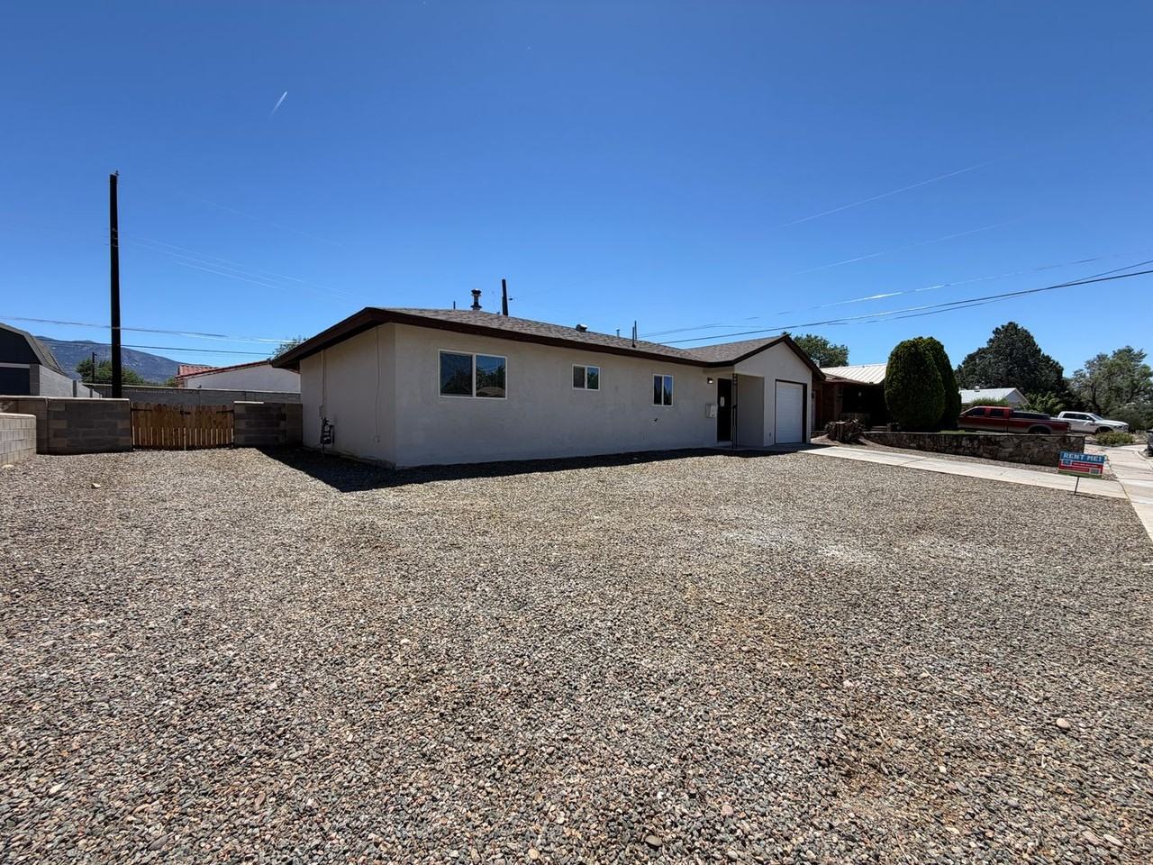 1512 Clancy Dr Ne - Photo 3 of 25