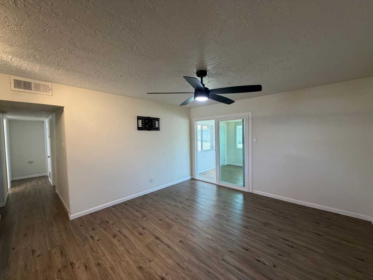 1512 Clancy Dr Ne - Photo 5 of 25