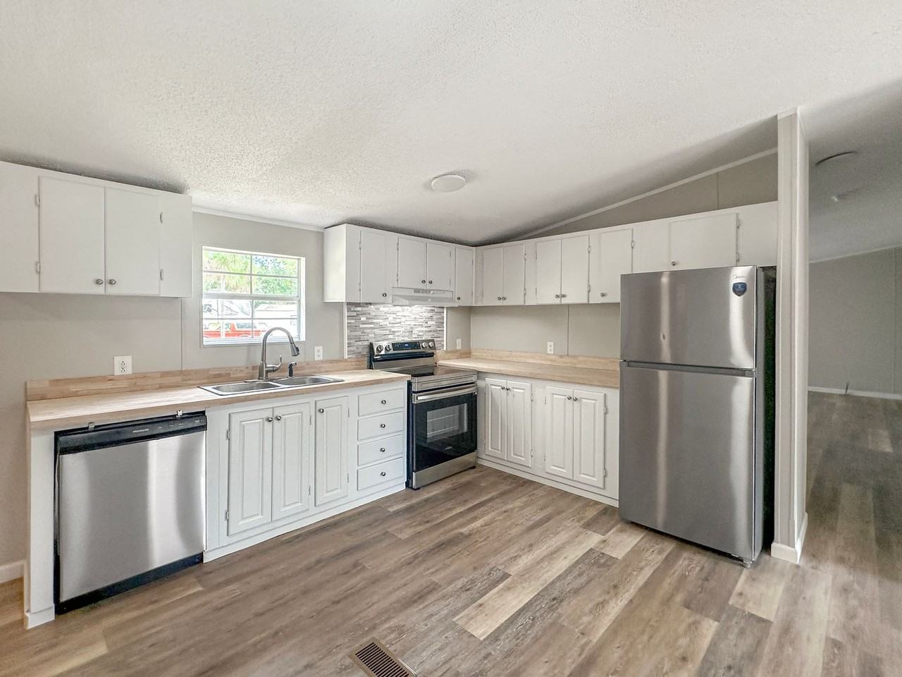 242 E Shellcracker Rd - Photo 5 of 14