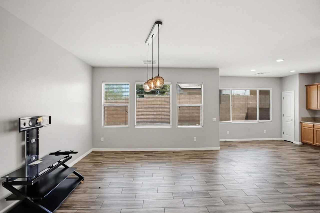 8266 Arden Landing Pl - Photo 5 of 40
