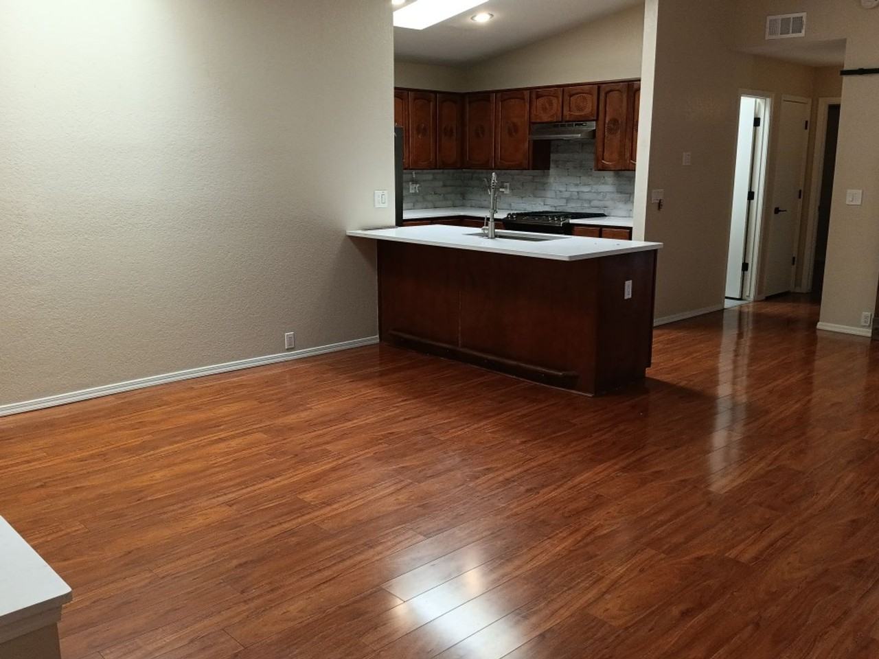 10404 Griffith Park Dr Ne - Photo 5 of 20