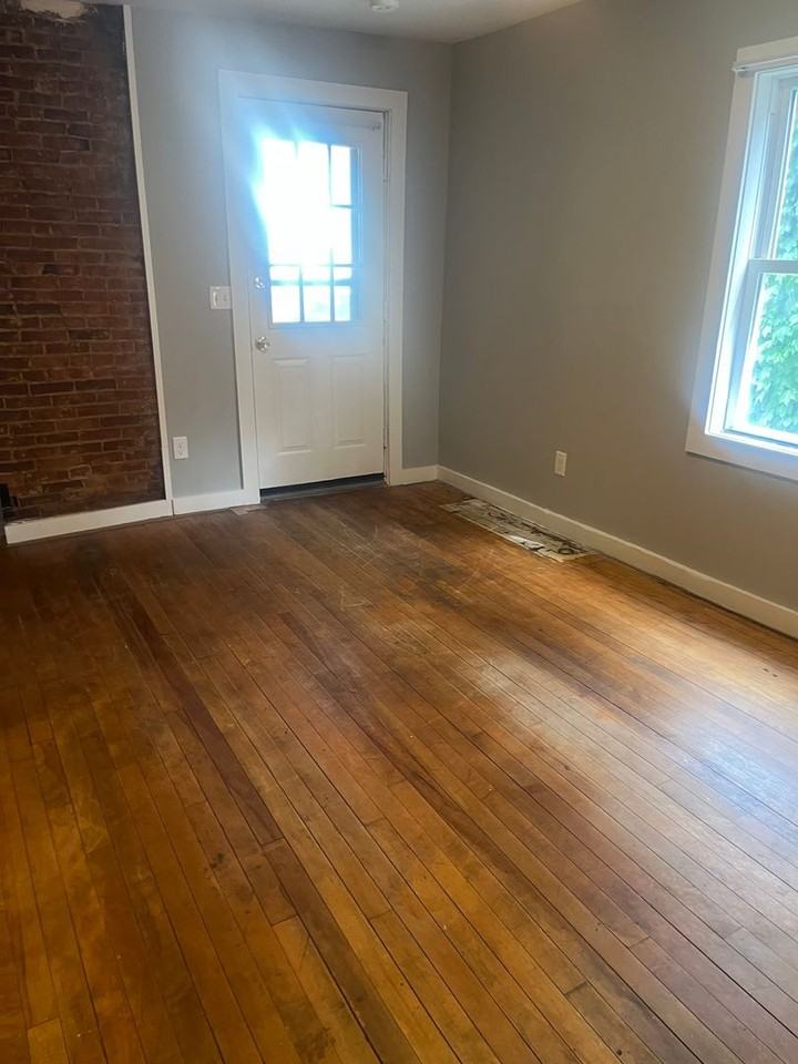137 N Winooski Ave - Photo 7 of 10