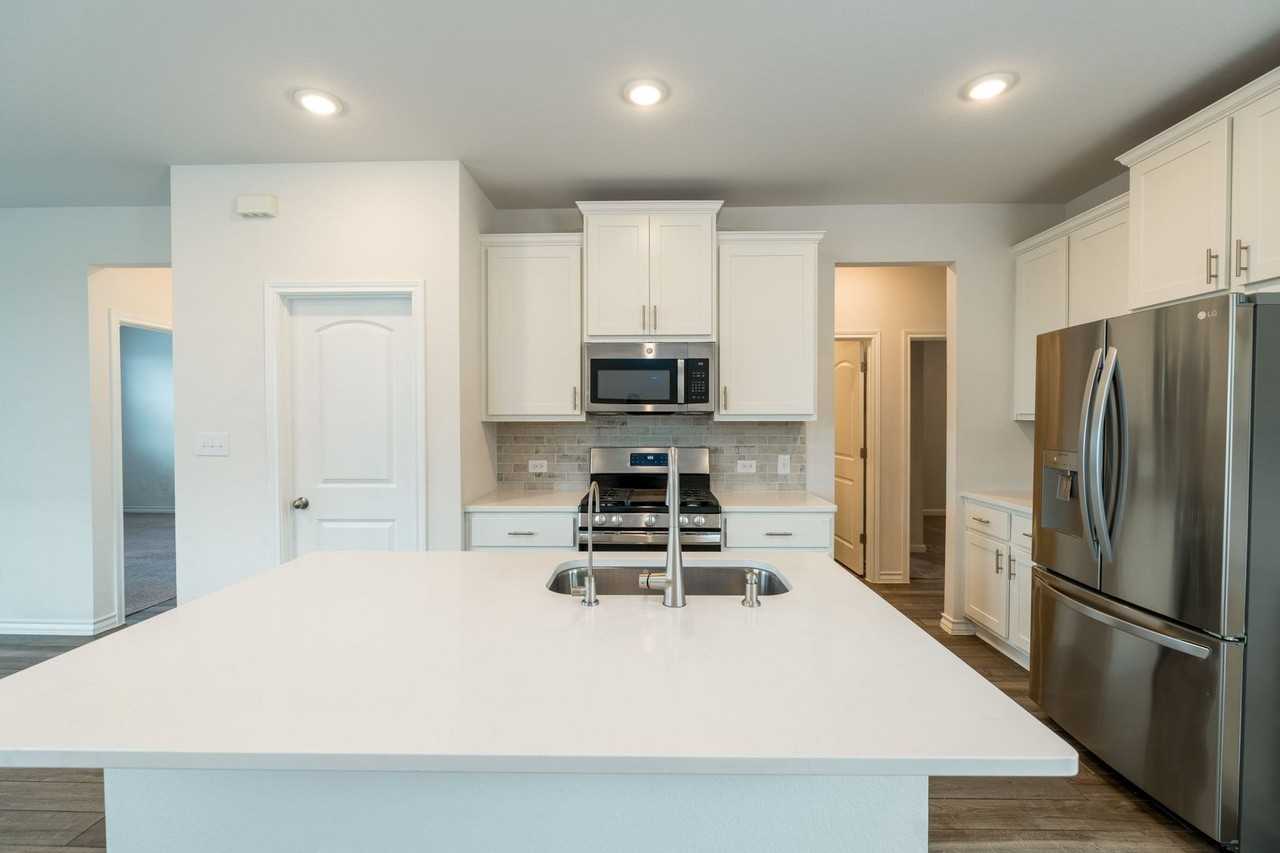838 Pepperbark Loop - Photo 6 of 26