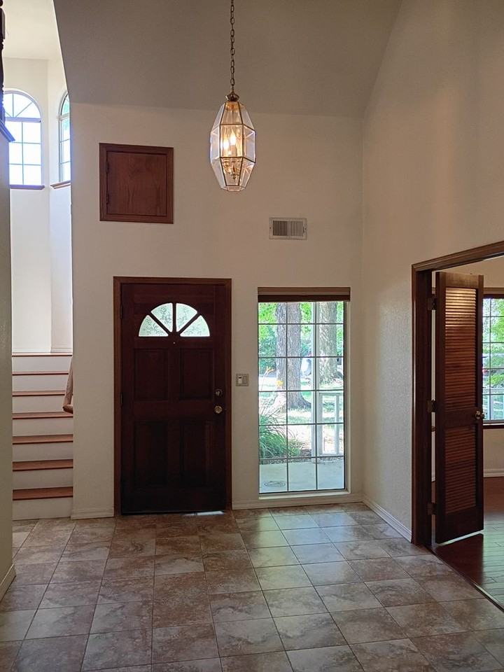 8071 Livorna Way - Photo 3 of 38