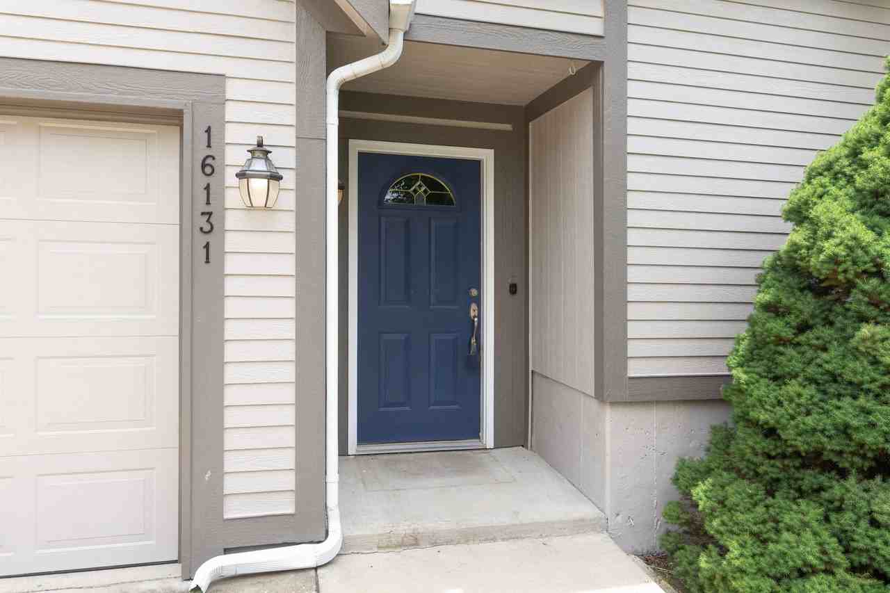 16131 S Matt Ct - Photo 2 of 44