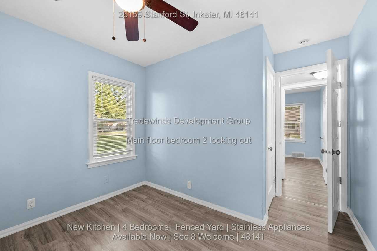 26159 Stanford St - Photo 3 of 12