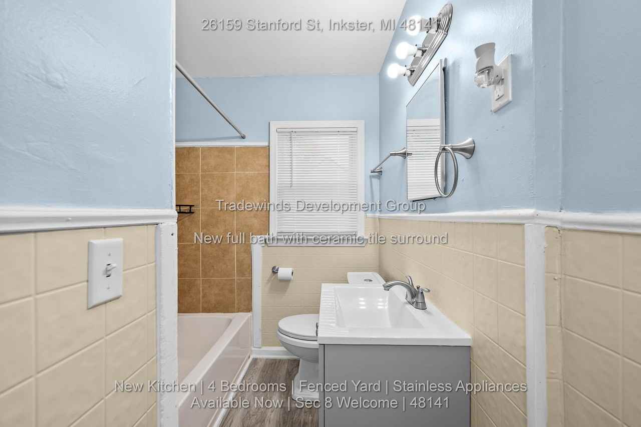 26159 Stanford St - Photo 4 of 12