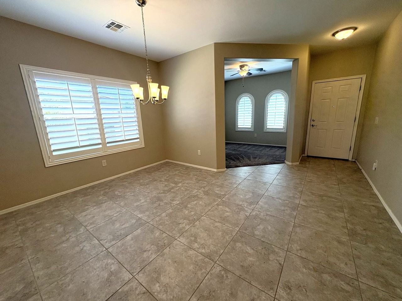 551 S Courts Redford Dr - Photo 3 of 50