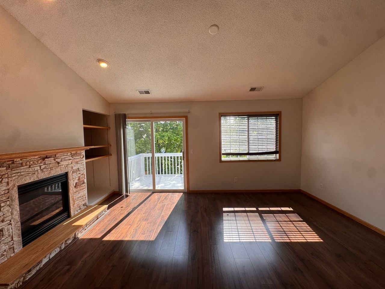1243 Bergmann Dr - Photo 2 of 27