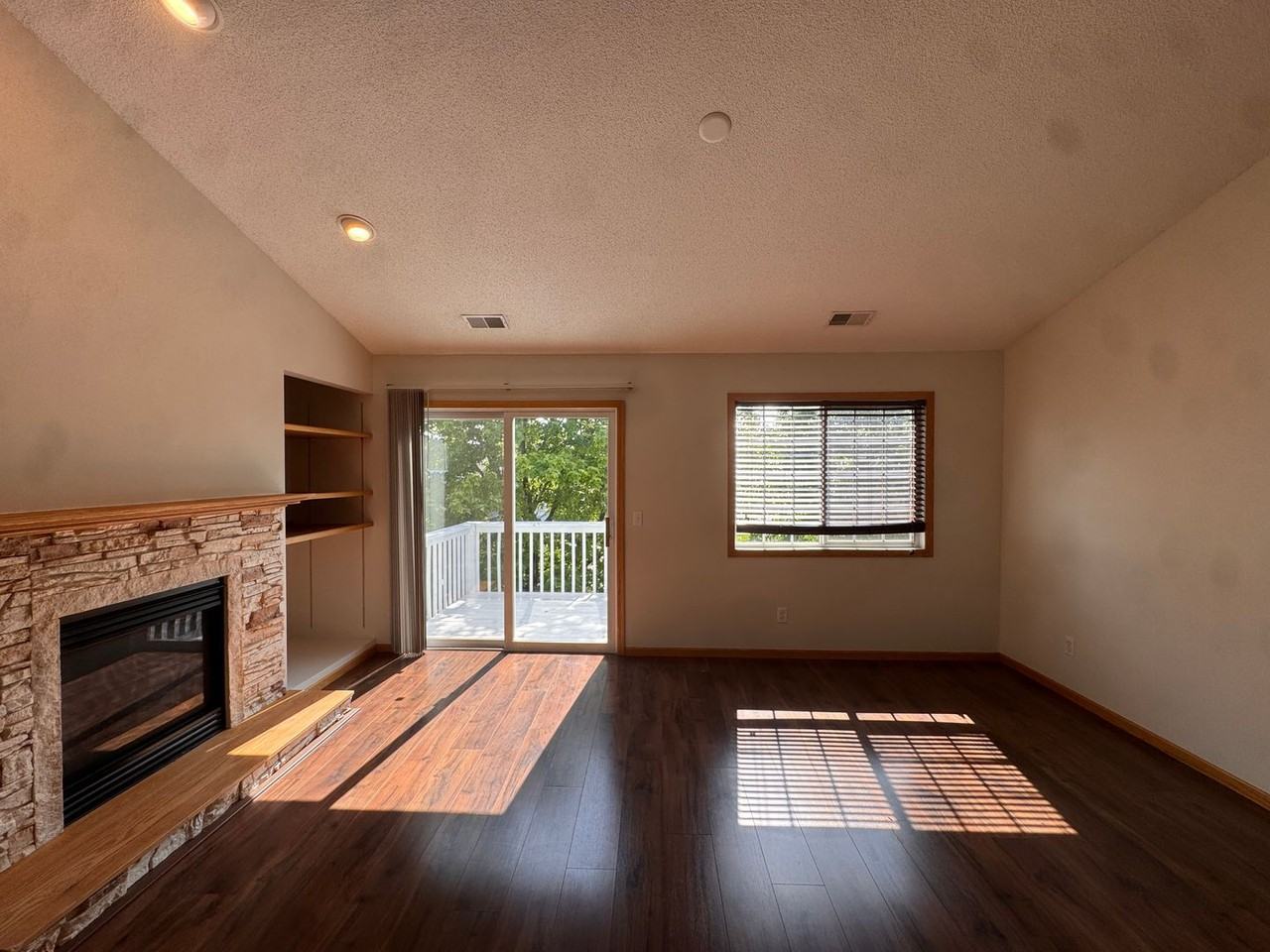 1243 Bergmann Dr - Photo 3 of 27