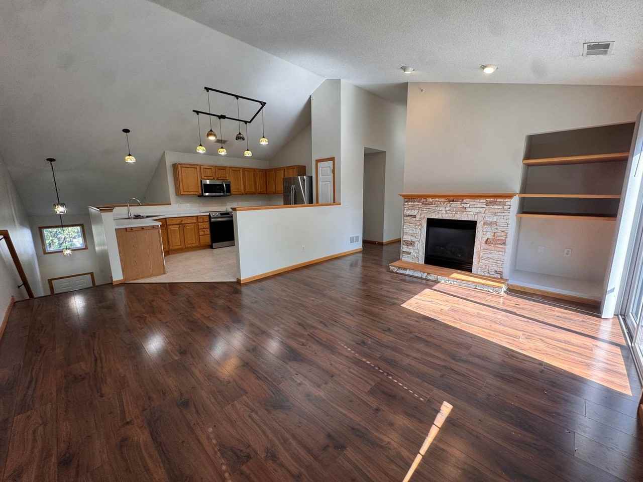 1243 Bergmann Dr - Photo 4 of 27