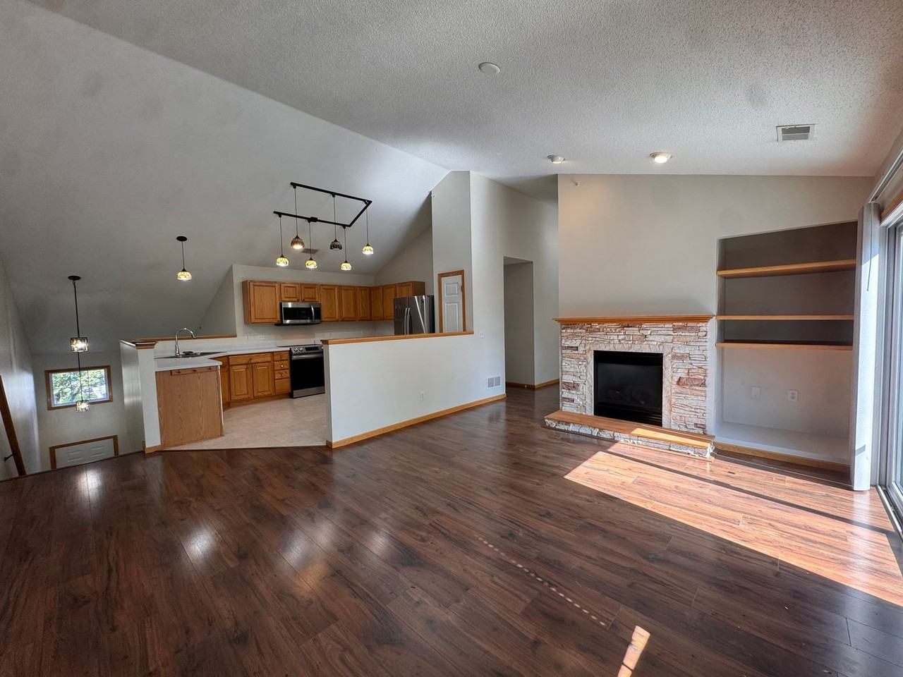 1243 Bergmann Dr - Photo 5 of 27