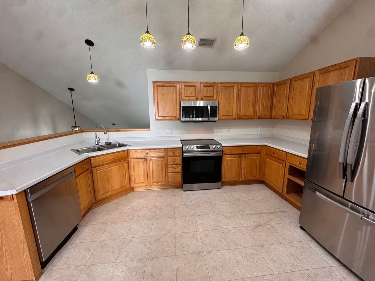 1243 Bergmann Dr - Photo 7 of 27