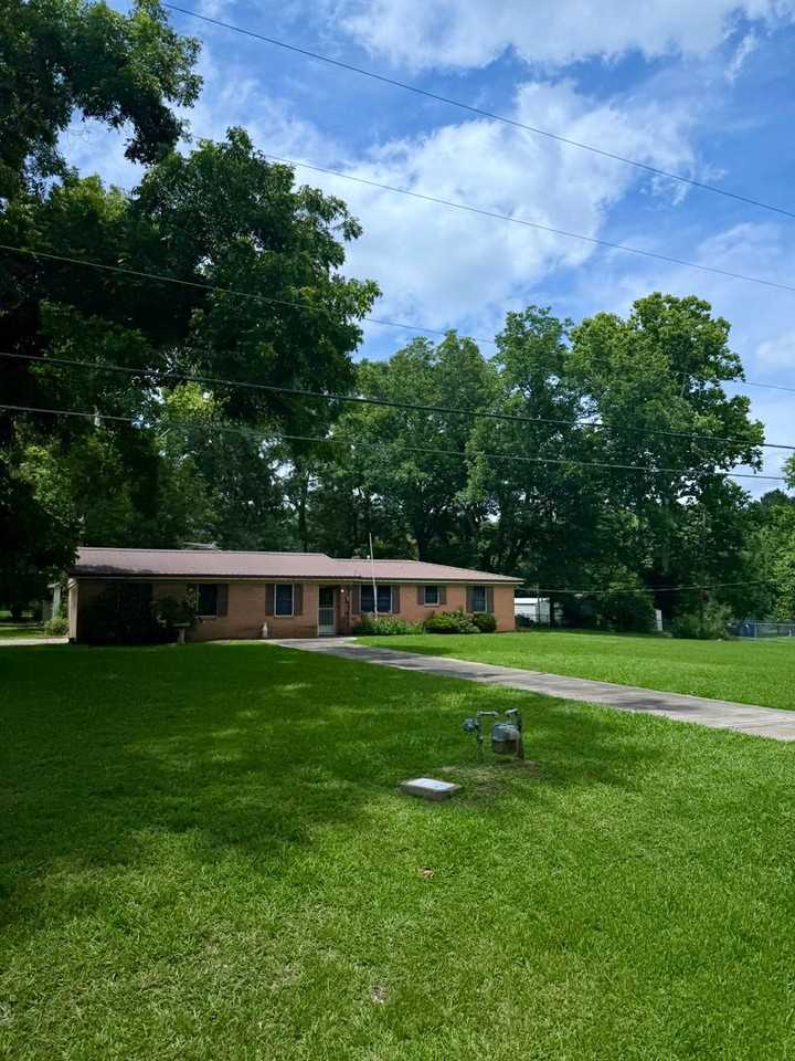 6428 Bain Blvd - Photo 6 of 37