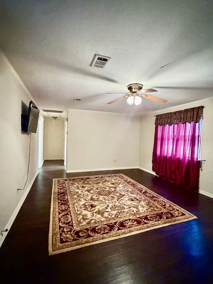 6428 Bain Blvd - Photo 7 of 37