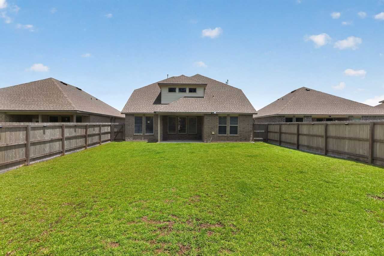 1708 Sawgrass Dr - Photo 4 of 29