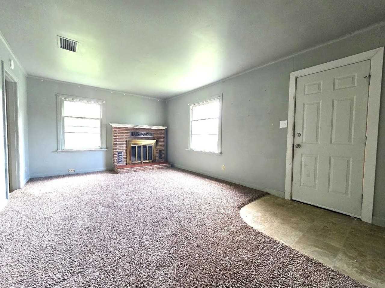 1124 Nevada St - Photo 5 of 17
