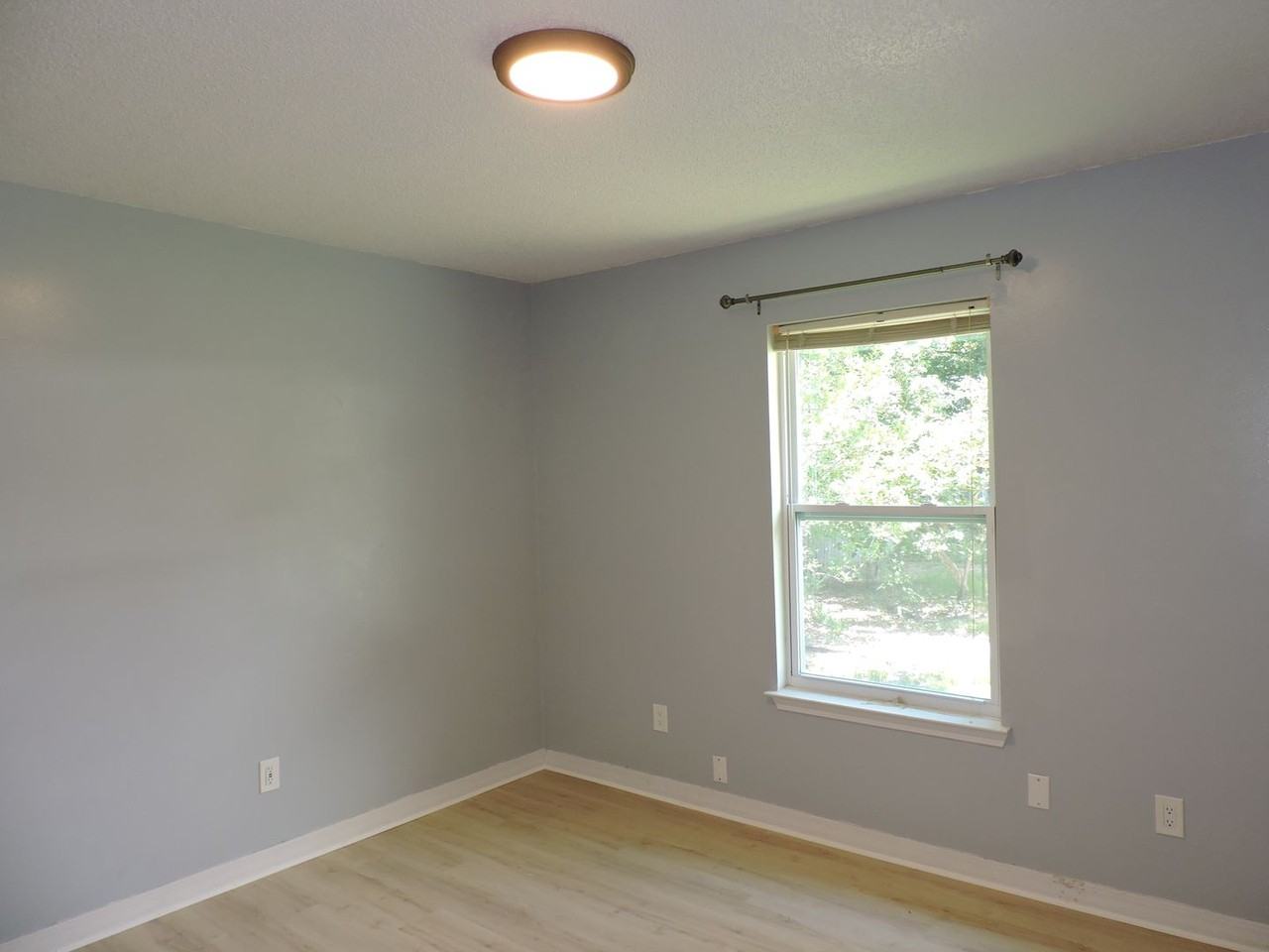 6537 Sinclair St - Photo 7 of 20