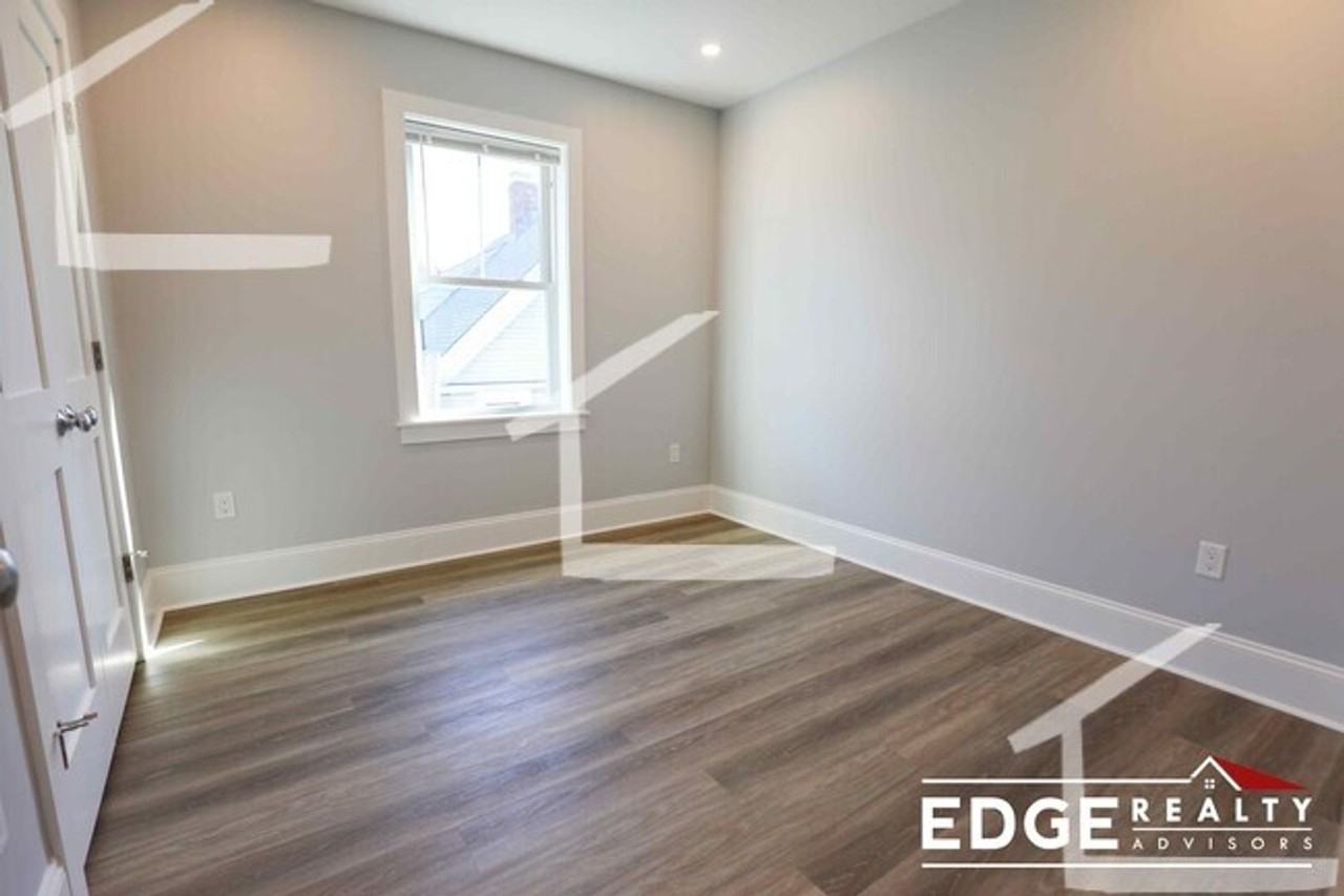 82 N Beacon St - Photo 5 of 10