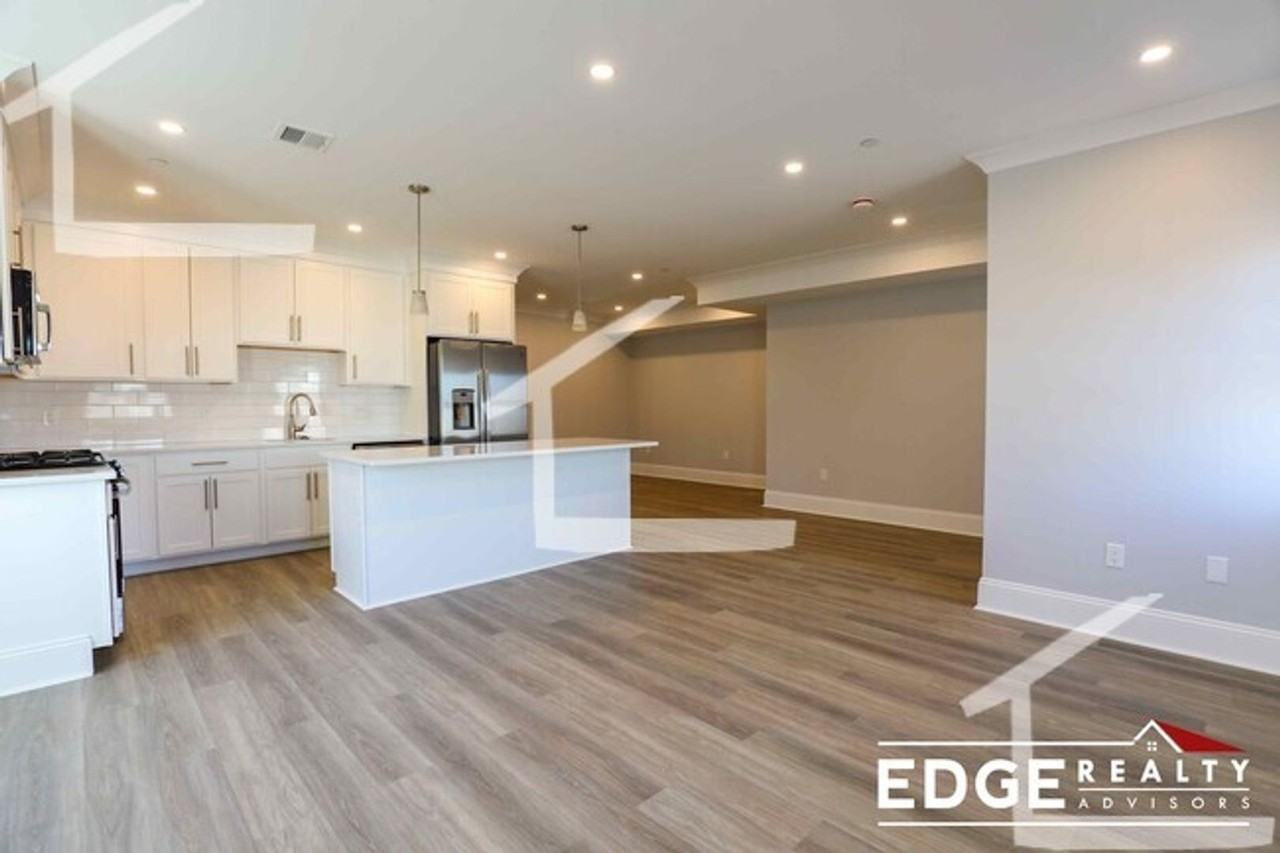 82 N Beacon St - Photo 7 of 10