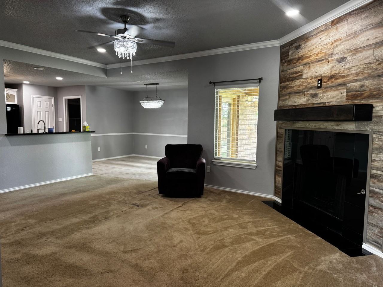 10008 York Ave - Photo 3 of 18