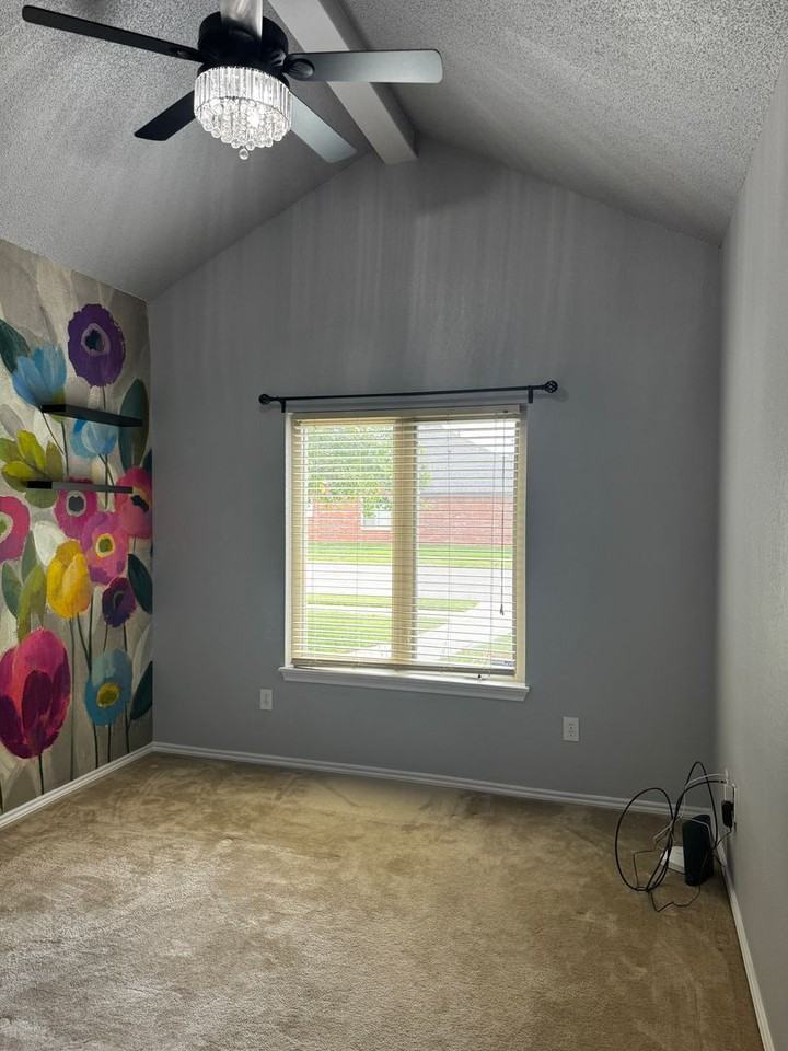 10008 York Ave - Photo 6 of 18