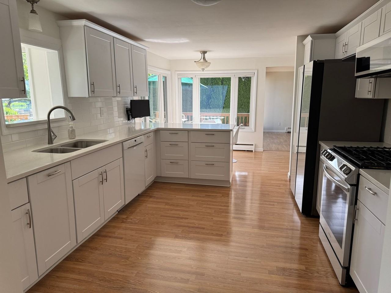 3138 Ponemah Dr - Photo 5 of 25