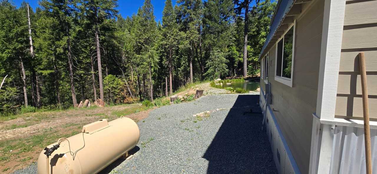 10660 Valencia Rd - Photo 3 of 20