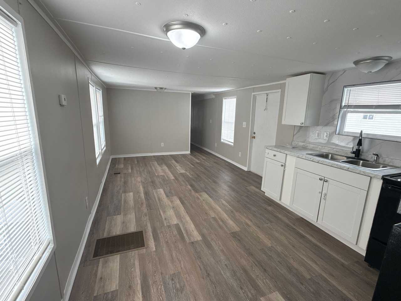 1221 N Valrico Rd - Photo 5 of 13