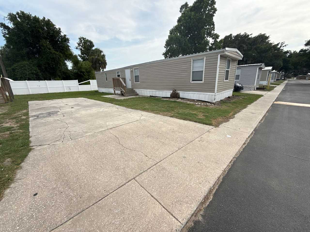 1221 N Valrico Rd - Photo 7 of 13