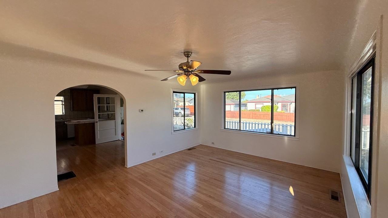 1426 Hilby Ave - Photo 2 of 18