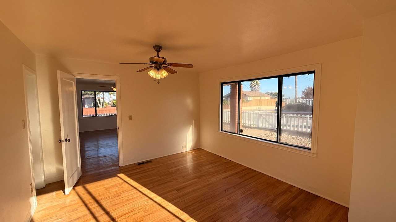 1426 Hilby Ave - Photo 5 of 18