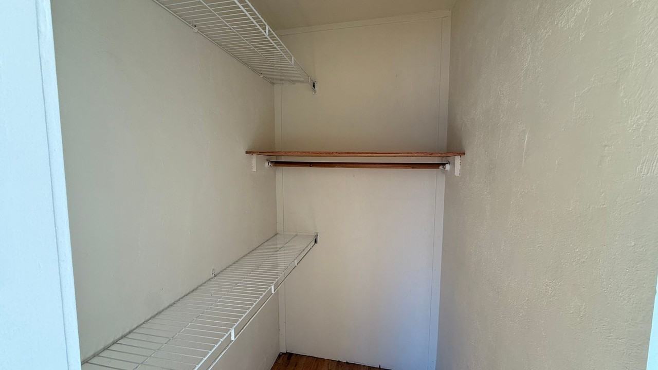 1426 Hilby Ave - Photo 7 of 18