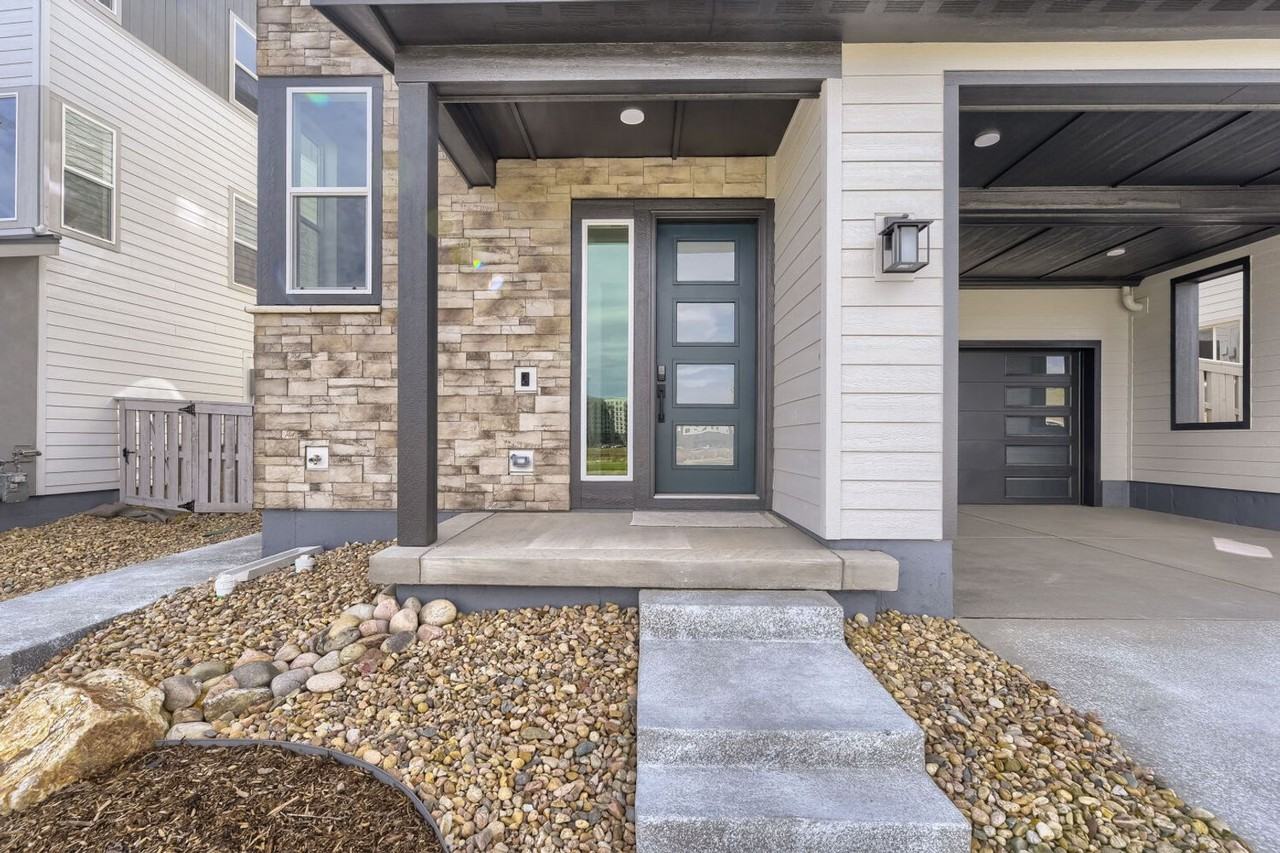 10940 Stanza Ln - Photo 3 of 35
