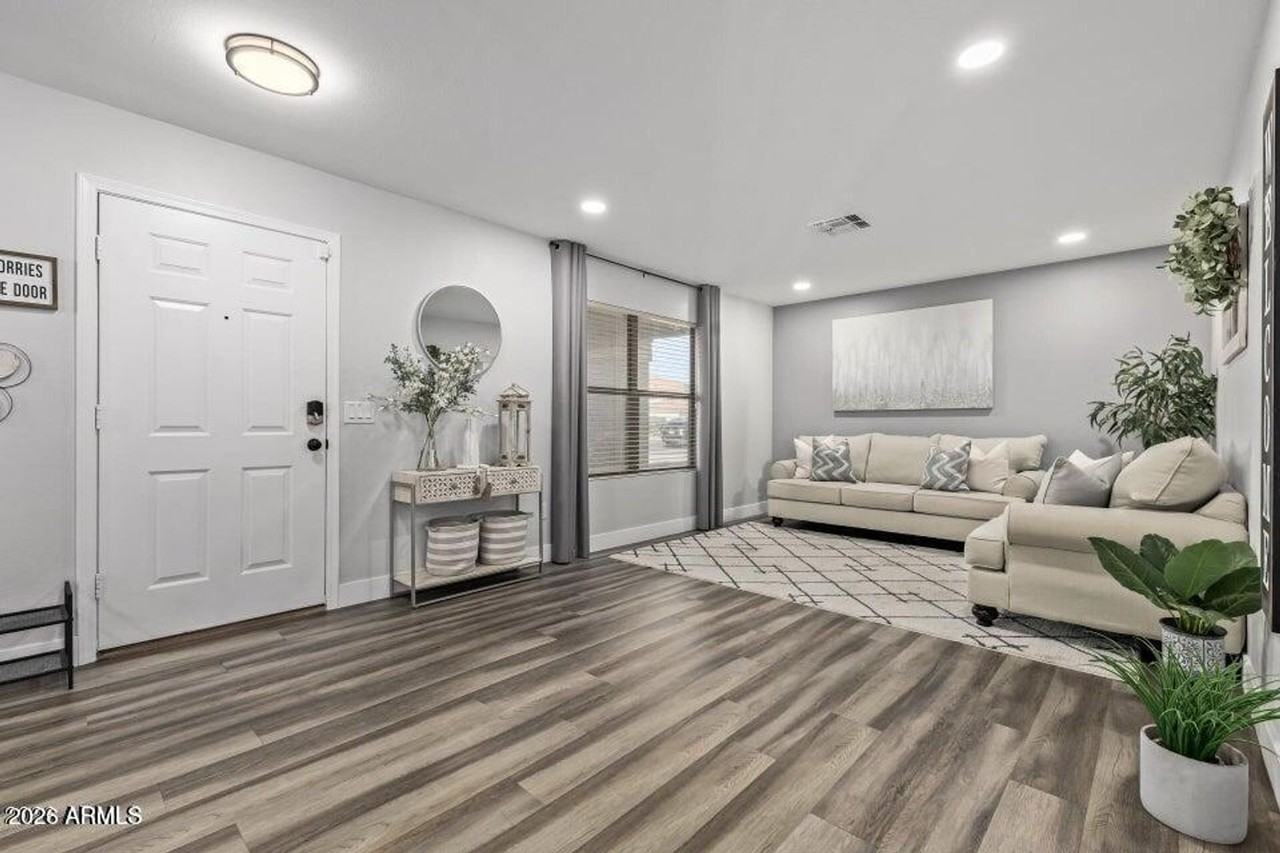 10617 W Daley Ln - Photo 5 of 50