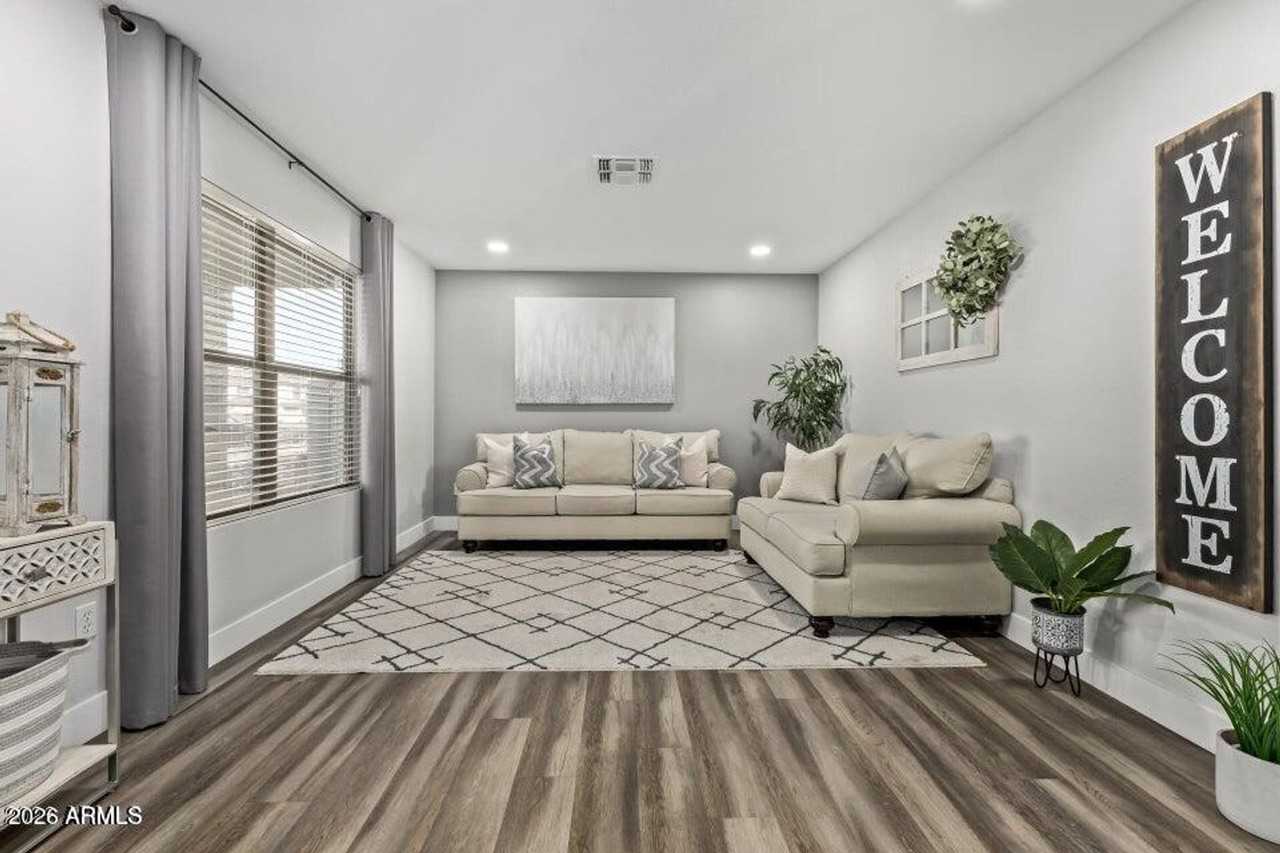 10617 W Daley Ln - Photo 6 of 50