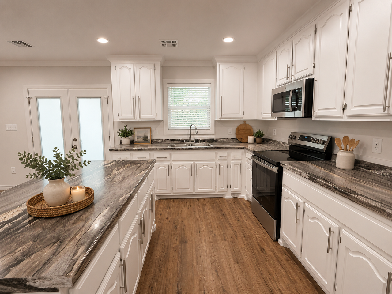 105 Browning Ave - Photo 3 of 7