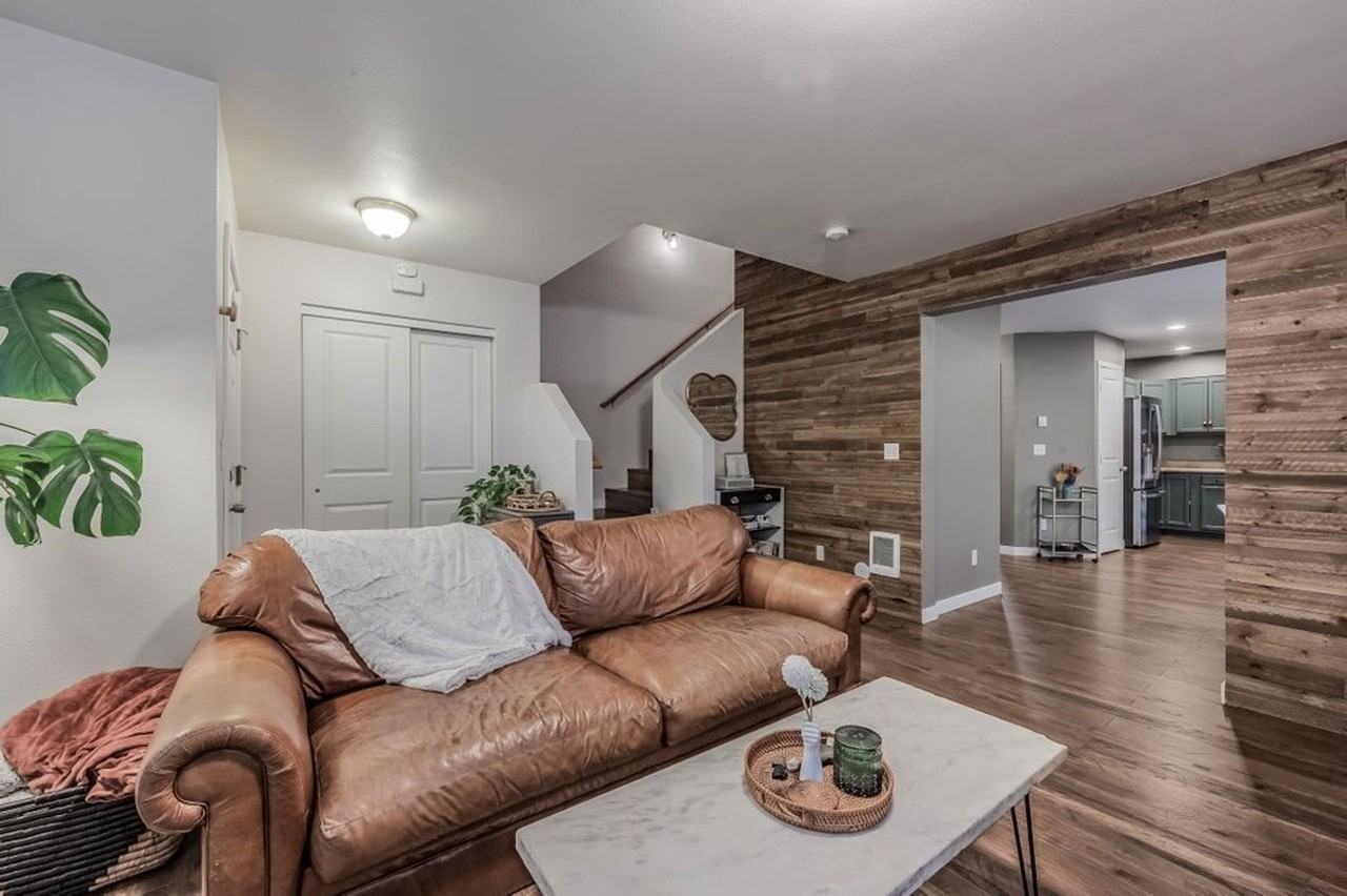 3324 E Garin Ct - Photo 5 of 33