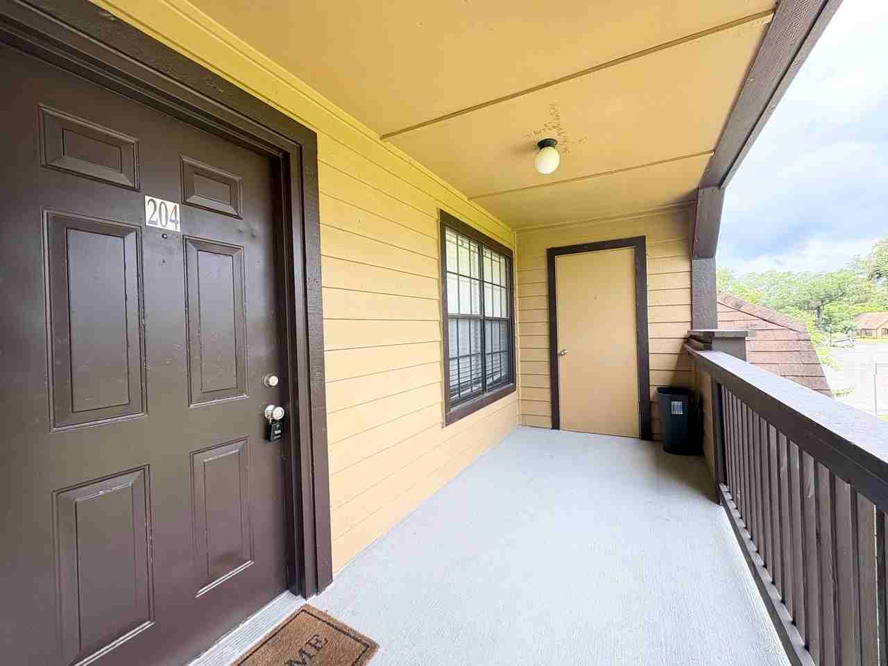 380 Lakepointe Dr #204 - Photo 3 of 24