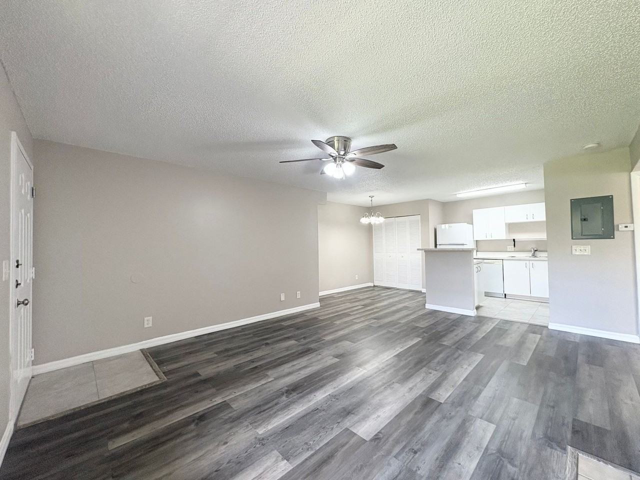 380 Lakepointe Dr #204 - Photo 5 of 24
