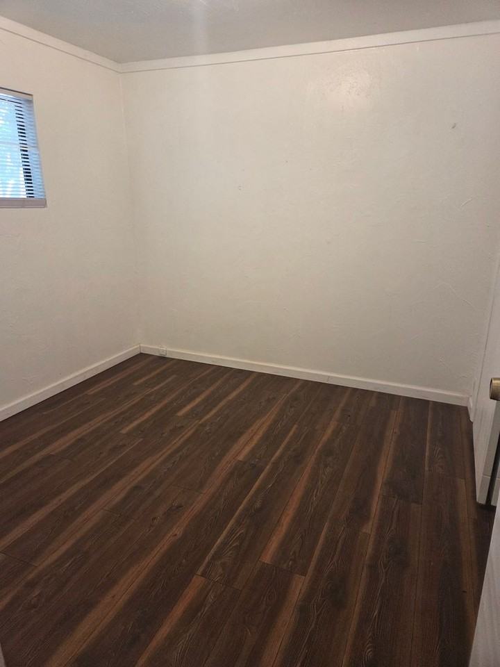 22878 East Ave #B - Photo 6 of 11