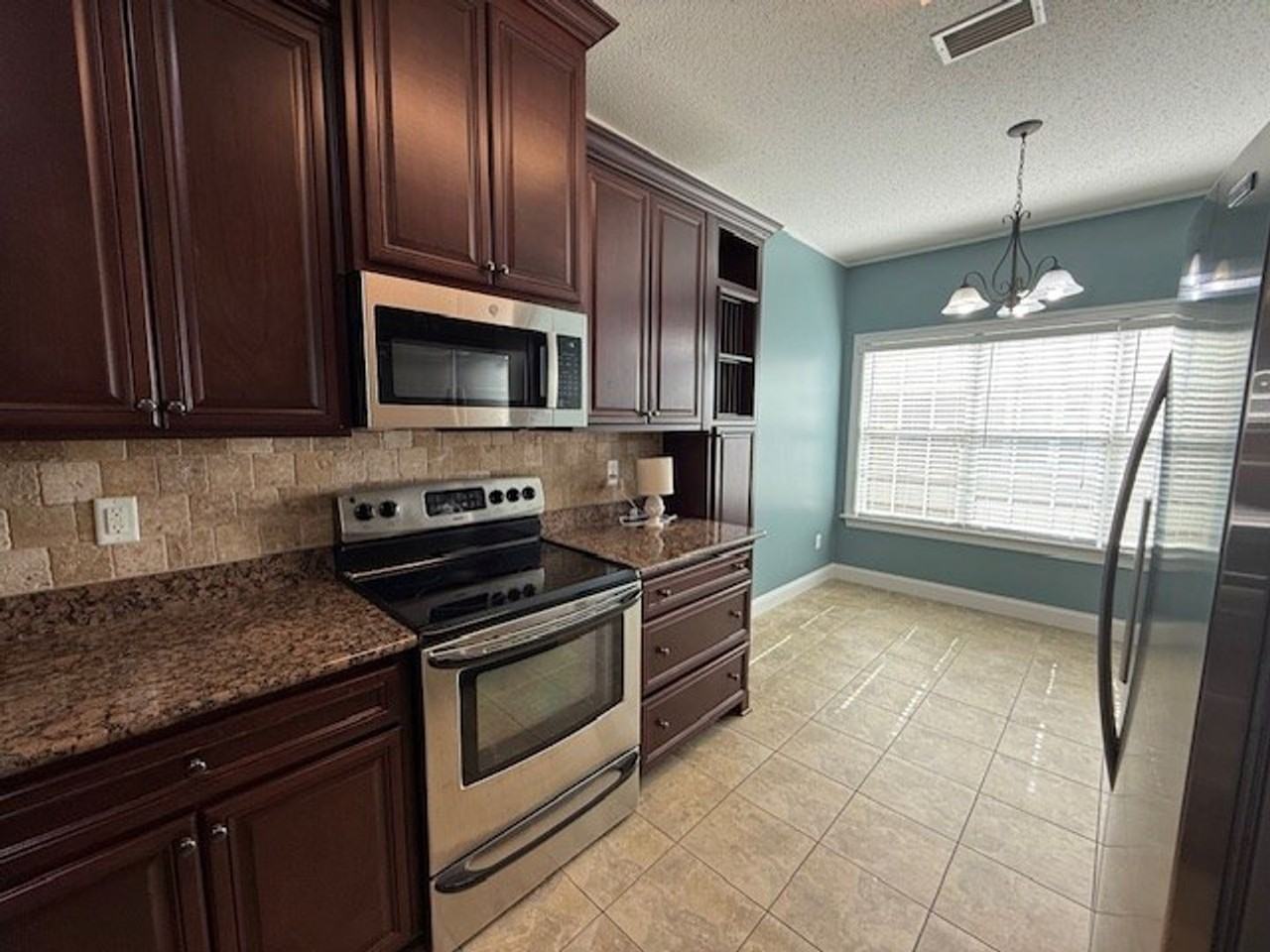 5026 Greyfield Pl N - Photo 5 of 17