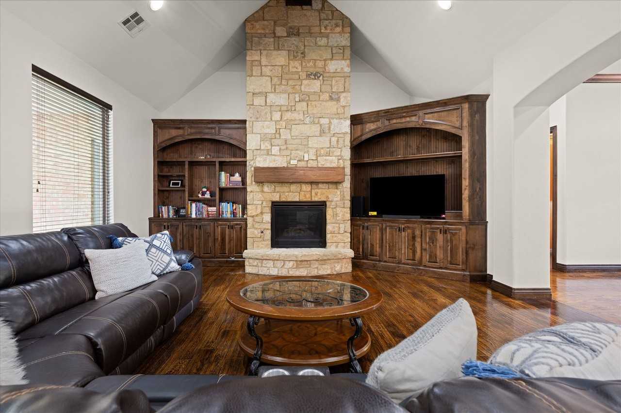 2708 Cattle Dr - Photo 4 of 32