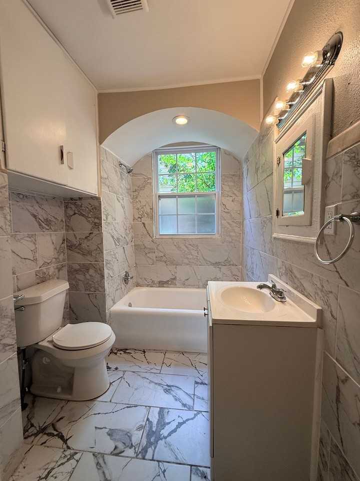 168 S Panama St - Photo 4 of 10