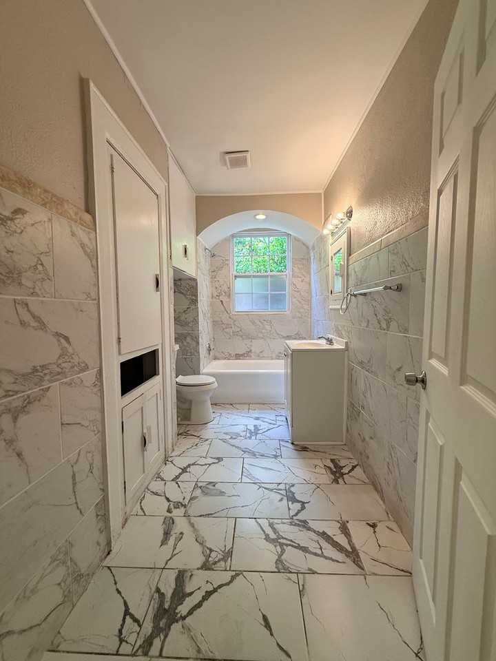 168 S Panama St - Photo 5 of 10