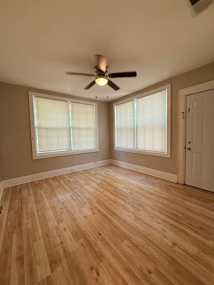 168 S Panama St - Photo 6 of 10