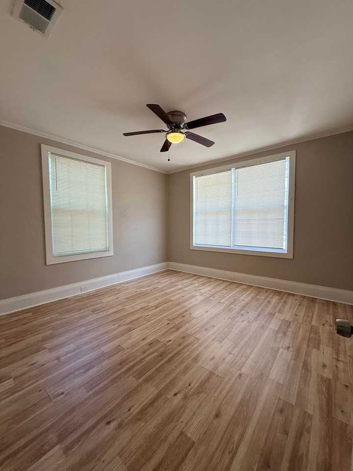 168 S Panama St - Photo 7 of 10