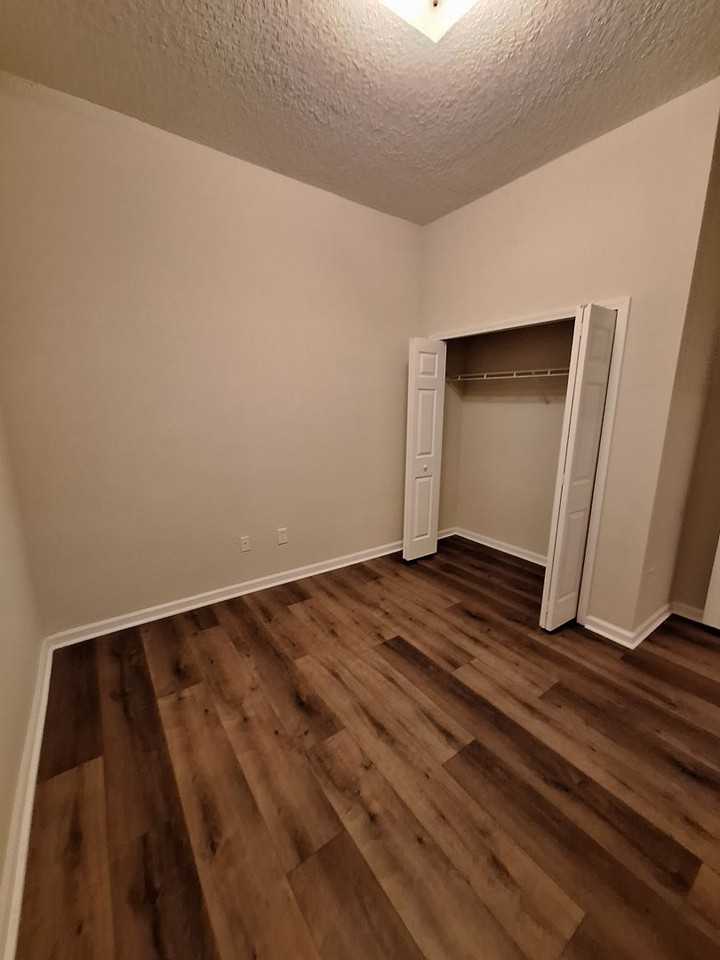 7032 Deer Lodge Cir #101 - Photo 5 of 16