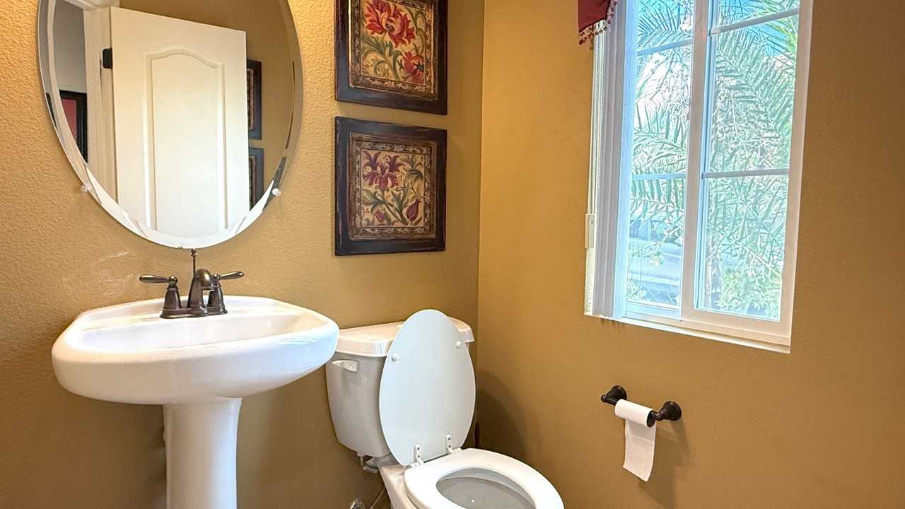 6825 Philharmonic Ave - Photo 6 of 50